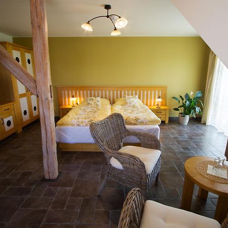 Hotel A Restaurace Palfrig Stara Ves nad Ondrejnici الغرفة الصورة
