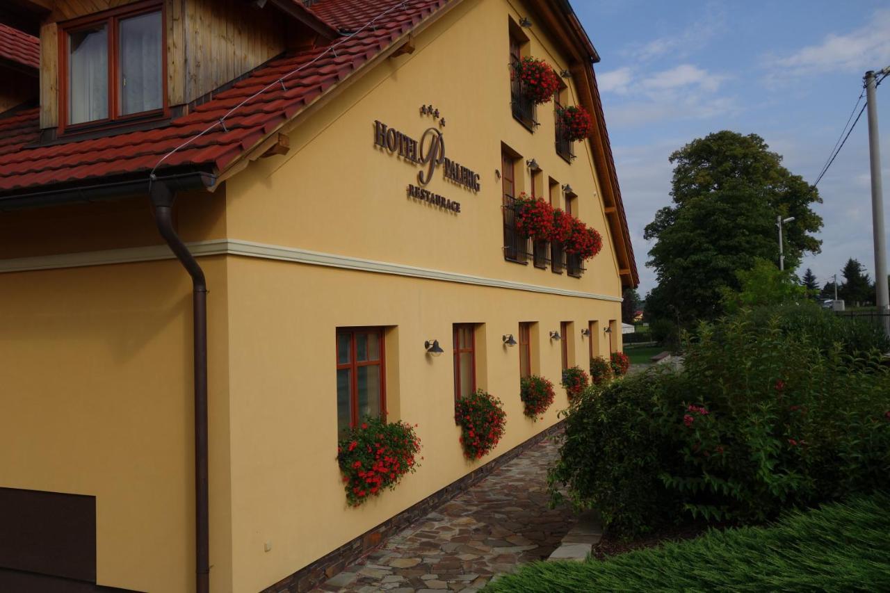 Hotel A Restaurace Palfrig Stara Ves nad Ondrejnici المظهر الخارجي الصورة