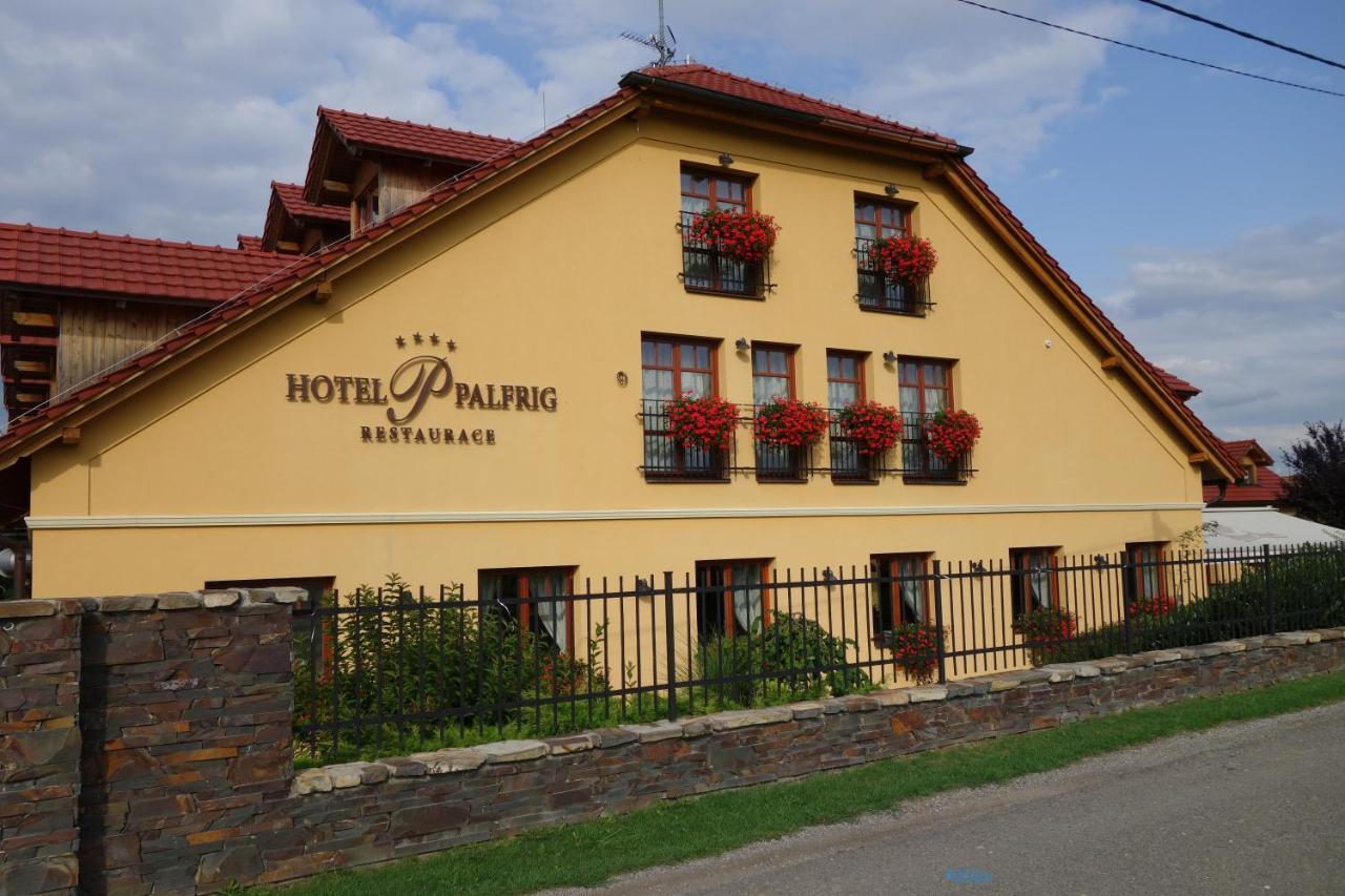 Hotel A Restaurace Palfrig Stara Ves nad Ondrejnici المظهر الخارجي الصورة