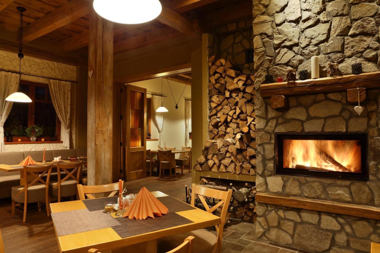 Hotel A Restaurace Palfrig Stara Ves nad Ondrejnici المظهر الخارجي الصورة