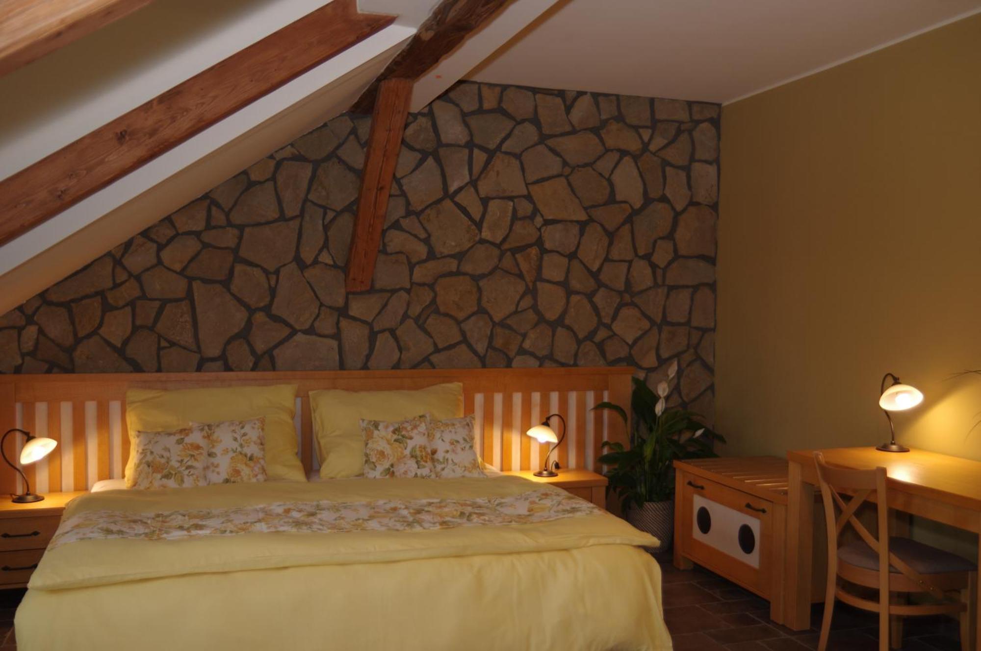 Hotel A Restaurace Palfrig Stara Ves nad Ondrejnici الغرفة الصورة