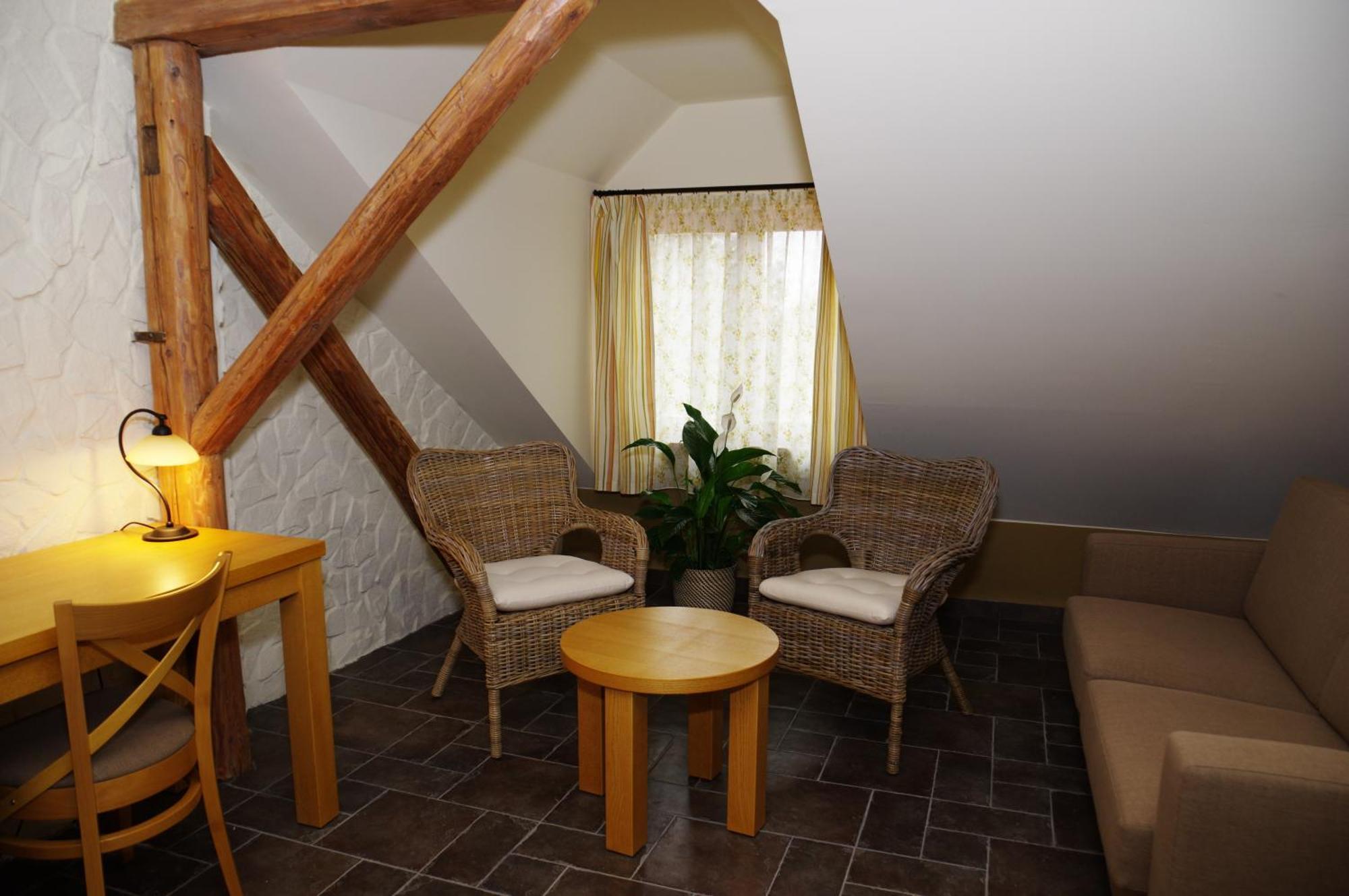Hotel A Restaurace Palfrig Stara Ves nad Ondrejnici الغرفة الصورة