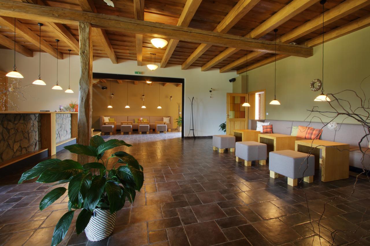 Hotel A Restaurace Palfrig Stara Ves nad Ondrejnici المظهر الخارجي الصورة