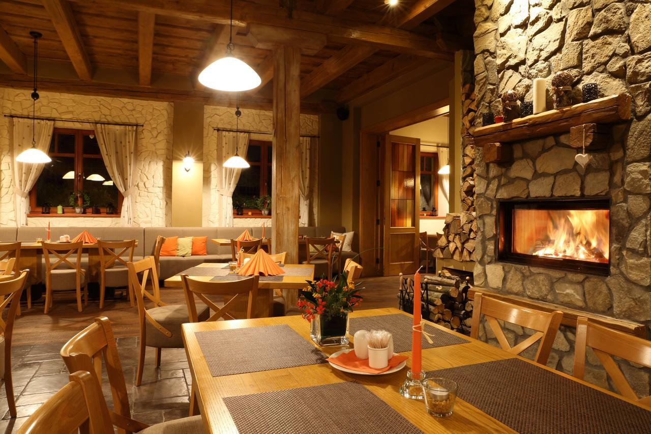 Hotel A Restaurace Palfrig Stara Ves nad Ondrejnici المظهر الخارجي الصورة