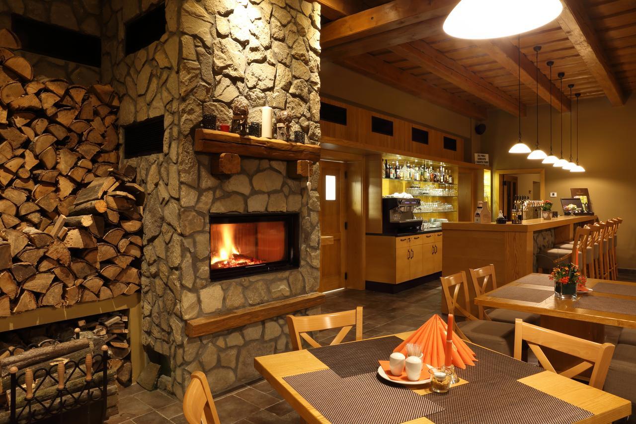 Hotel A Restaurace Palfrig Stara Ves nad Ondrejnici المظهر الخارجي الصورة
